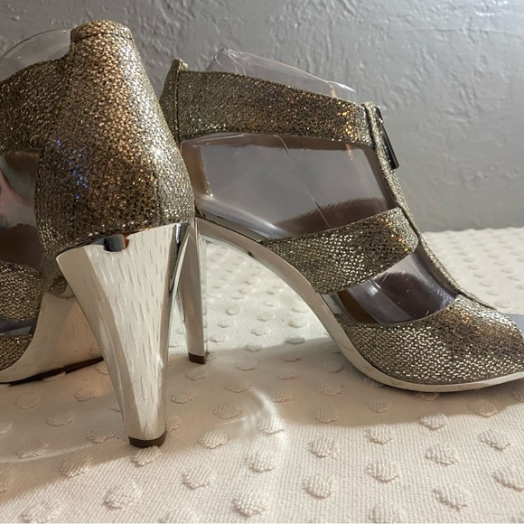 Michael Michael Kors Women's Berkley zipper Silver Glitter Heels - Picture 13 of 16